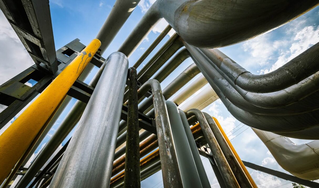 Managing geopolitical risks in the oil Industry: strategies for oil companies